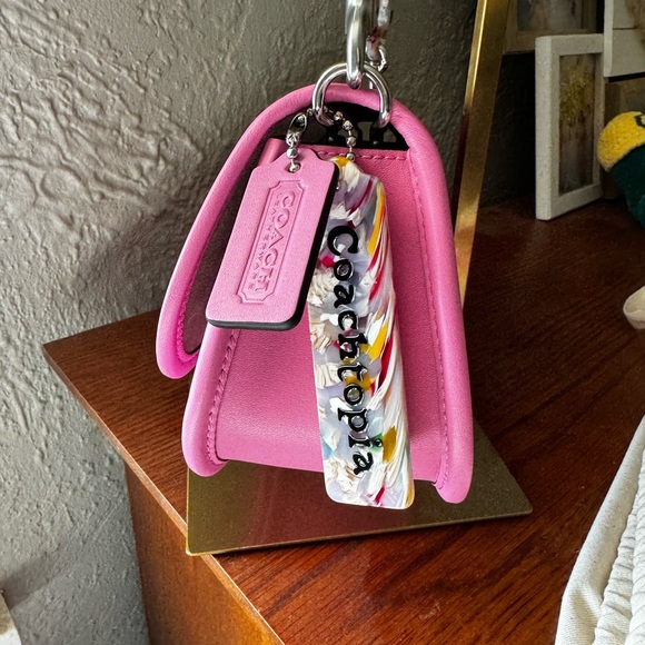 Coach Wavy Dinky Bag - Picture 5 of 6